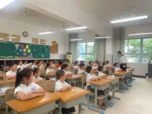 小课堂阵容插图